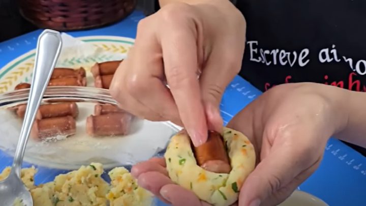 Plněné bramborové šišky s klobásou