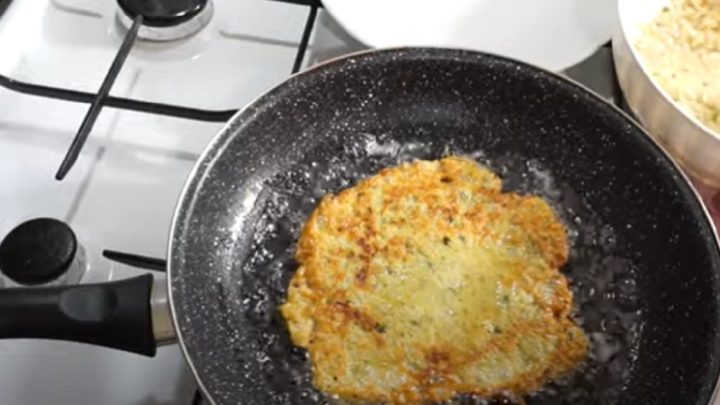 Bramboráky plněné šunkou a sýrem