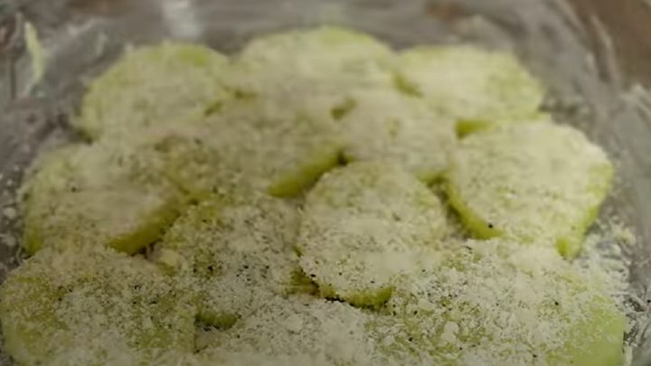 Brambory se šunkou a 2 druhy sýra