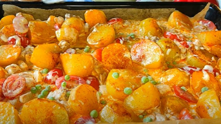 Zapečené brambory s masem a zeleninou