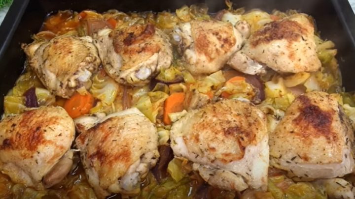 Pečené kuře se zelím, mrkví a česnekem