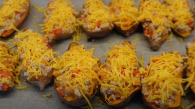 Zapečené batáty plněné mletým masem