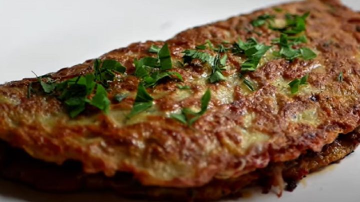 Bramborák plněný mletým masem