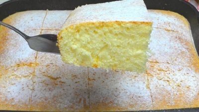 Nadýchaný mléčný koláč s vanilkou