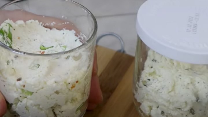 Domácí sýr z jogurtu na 2 způsoby