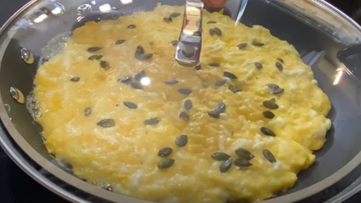 Dýňové bramboráky s jogurtem