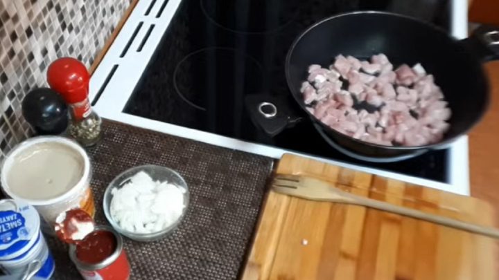 Stroganoff z vepřové pečeně s okurkami