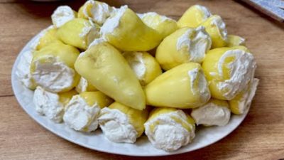 Papriky plněné sýrem a smetanou