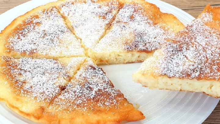 Rychlý jablečný koláč z pánve s vanilkou