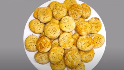 Škvarkové pagáčky z kynutého těsta