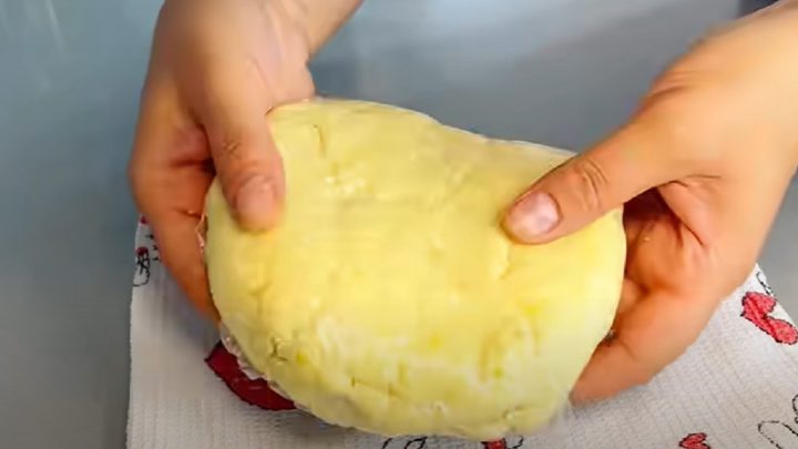 Rohlíčky s jablečnou náplní a skořicí