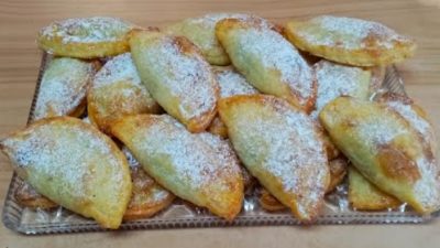 Šátečky z tvarohového těsta s povidly