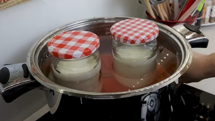 Domácí sýr z jogurtu na 2 způsoby