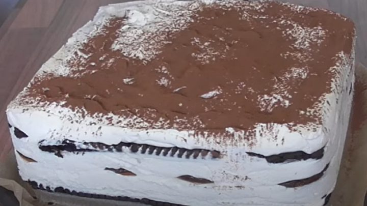 Nepečené likérové řezy se sušenkami