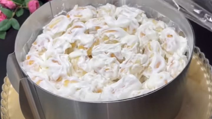 Dort z odpalovaného těsta s čokoládou