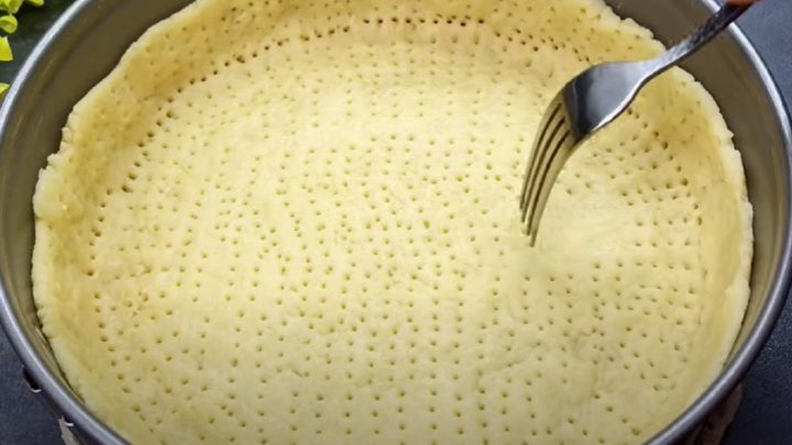 Tvarohový dort s jablky a skořicí