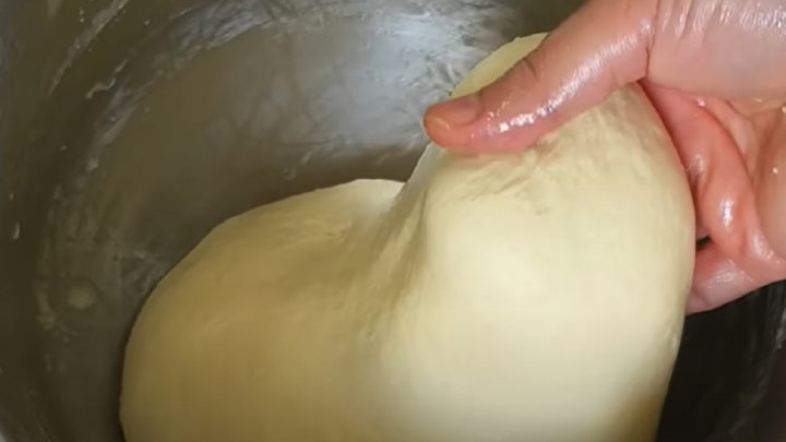 Nadýchané máslové buchty se sýrem