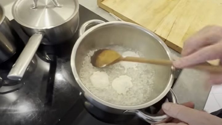 Zelná polévka se smetanou a brambory