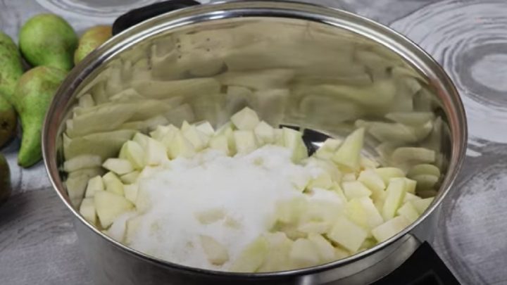 Hruškový džem se skořicí a citronem