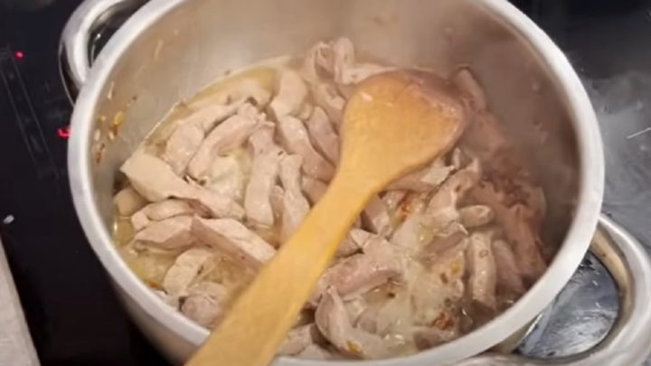 Vepřová játra na cibulce se slaninou