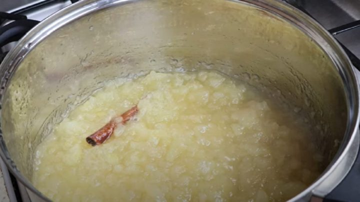 Hruškový džem se skořicí a citronem