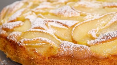 Jednoduchý hruškový koláč s vanilkou