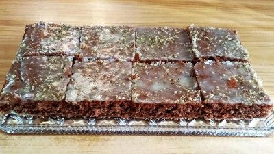 Rychlé jablečné řezy s kakaem