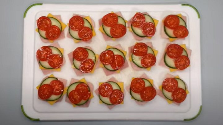 Rychlé jednohubky z listového těsta se šunkou