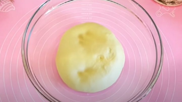 Nadýchané buchty s tvarohem a rozinkami