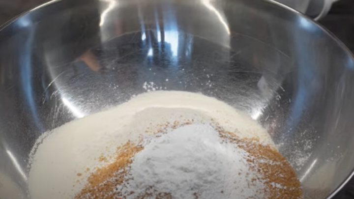 Hrnková maková bábovka se skořicí