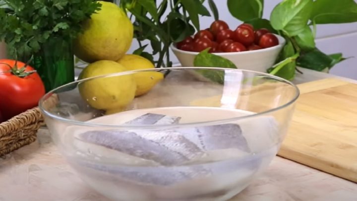 Smažené rybí filé s citronem a petrželkou