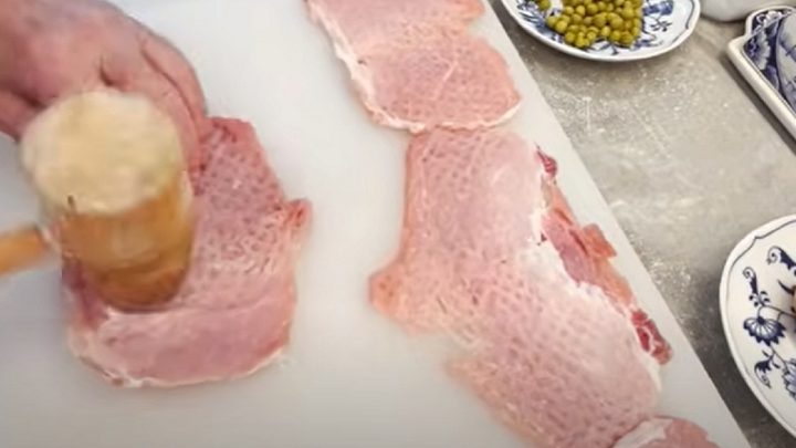 Brněnský řízek se šunkou a vejci