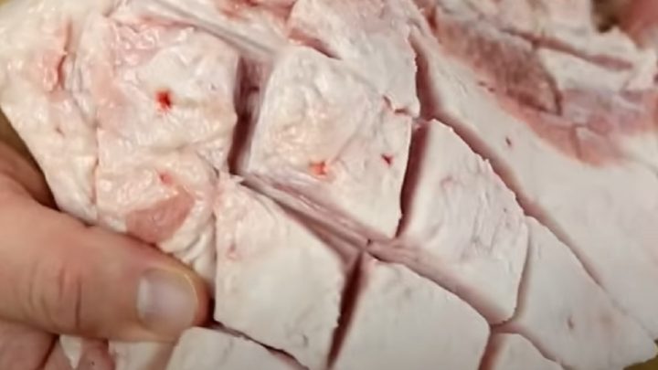 Bůčková roláda s koprem a česnekem