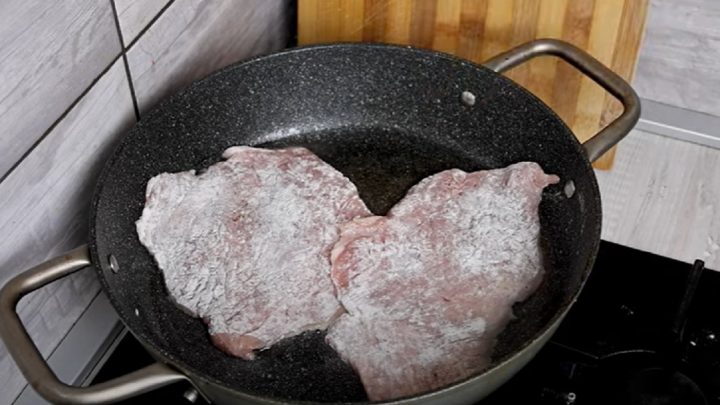 Vepřové plátky na česneku a cibuli