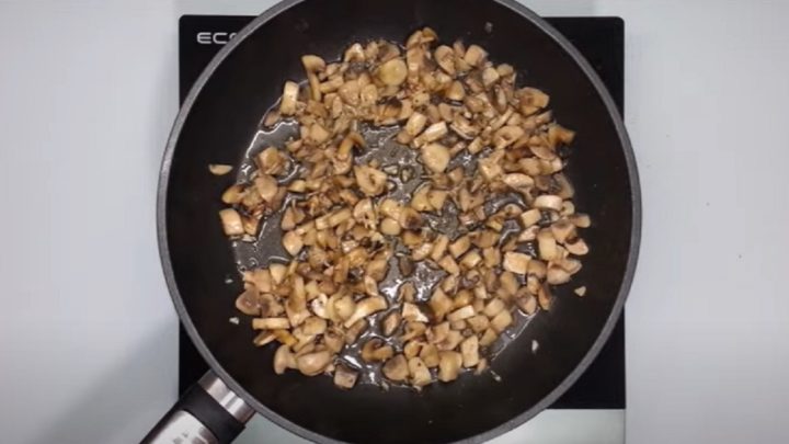 Houbové knedlíky s česnekem