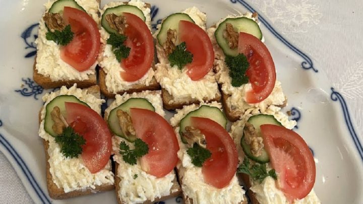 Vídeňská pomazánka s cibulí a křenem