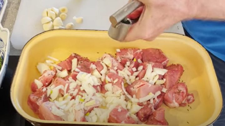 Klasický vepřový vrabec se špenátem