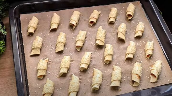 Mini hot dogy sypané sezamem