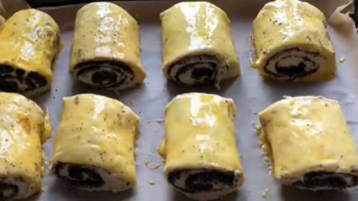 Makové minizáviny z kynutého těsta