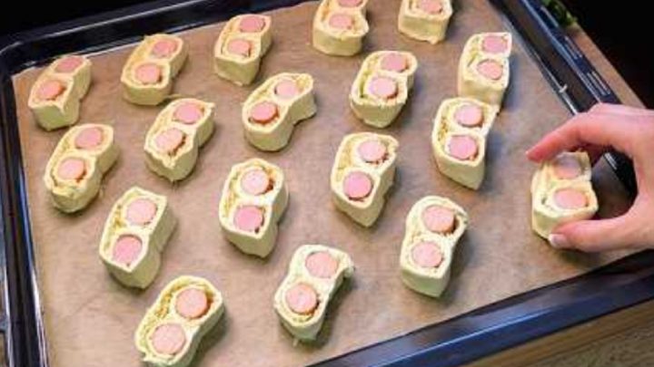 Párky v listovém těstě se sýrem