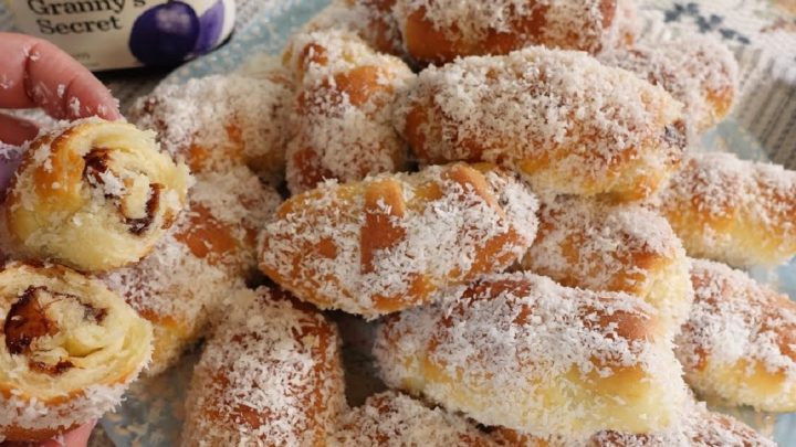 Rohlíčky s povidlovou náplní a kokosem