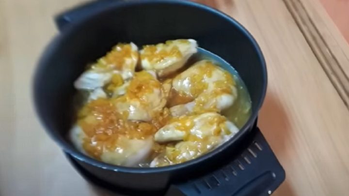 Pikantní kanadské kuře z remosky