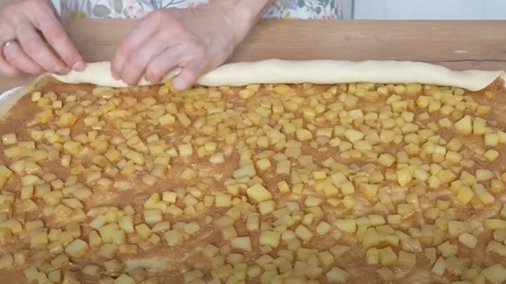 Skořicové šneky s jablky a krémem