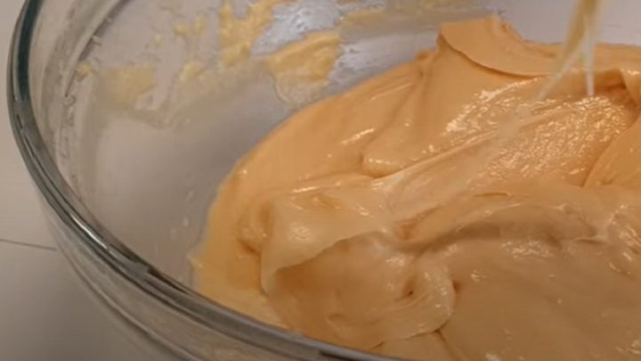 Větrníková roláda s vanilkovým krémem