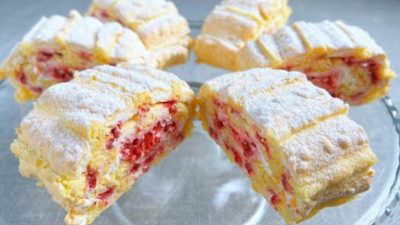 Kardinálské řezy s malinovou náplní