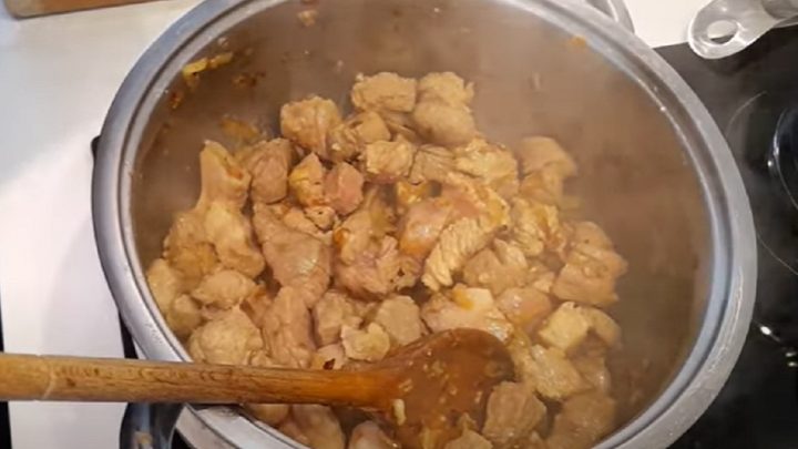 Segedínský guláš z vepřové plece