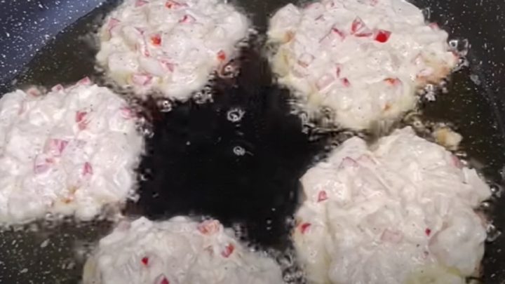 Rychlé kuřecí placičky s paprikou