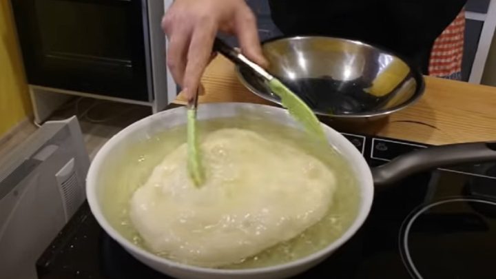 Maďarské langoše se sýrem a smetanou