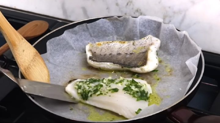 Smažené rybí filé s citronem a petrželkou