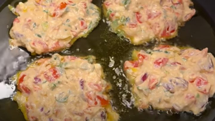 Rychlé zeleninové placičky s jogurtovým dipem